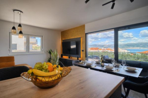 Solis Apartment - Sea View & Pool